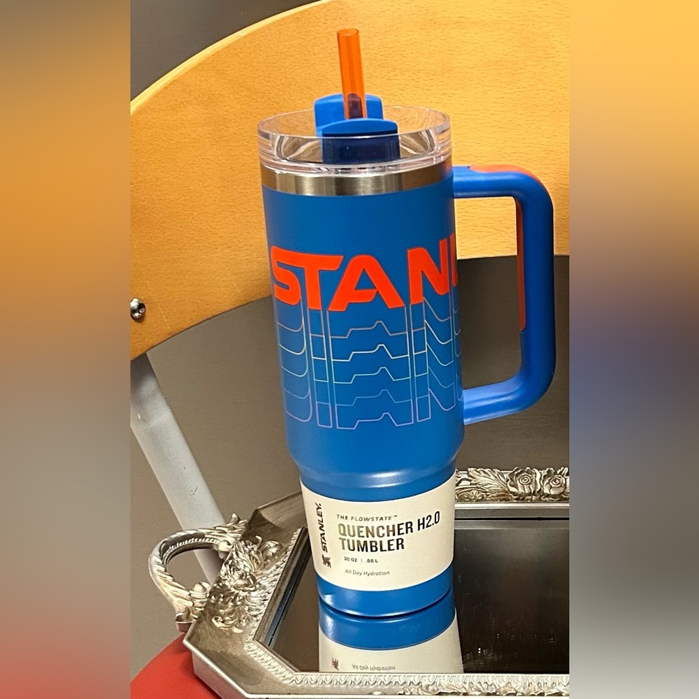 ✨✨ Stanley Azure Reverb Quencher H2.0 Flowstate 30 OZ Tumbler ✨✨